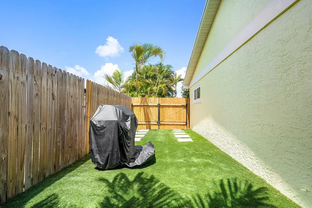 671 Lindell Boulevard Delray Beach FL 33444