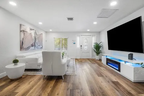 671 Lindell Delray Beach FL 33444