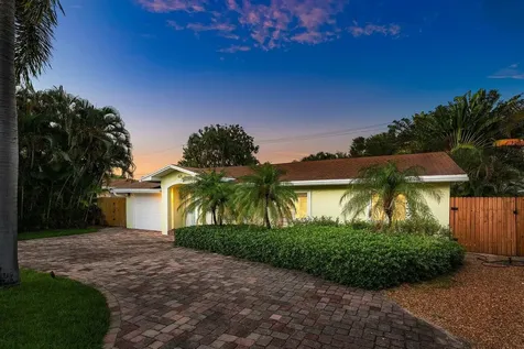 671 Lindell Delray Beach FL 33444