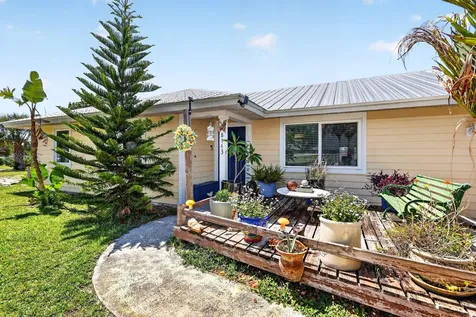 8143 SE Woodland Road Hobe Sound FL 33455