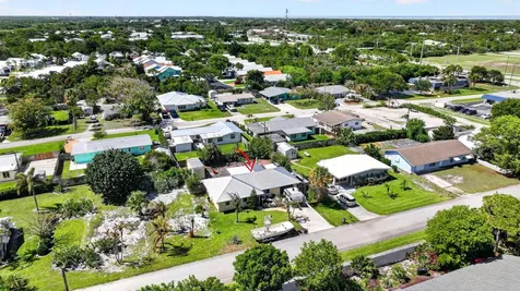 8143 SE Woodland Road Hobe Sound FL 33455