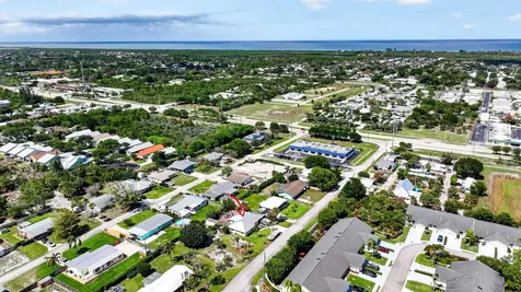 8143 SE Woodland Road Hobe Sound FL 33455
