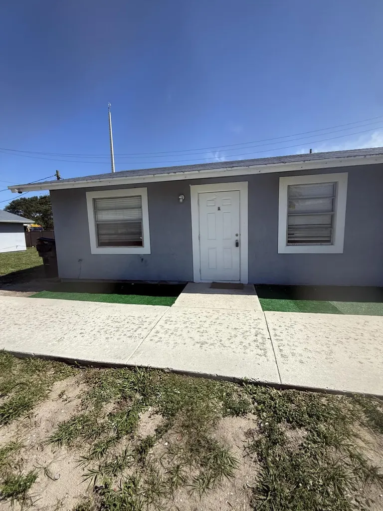 1512 Barton Road Lake Worth Beach FL 33460