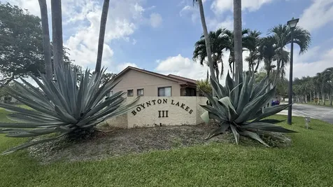 63 Mayfair Lane Boynton Beach FL 33426