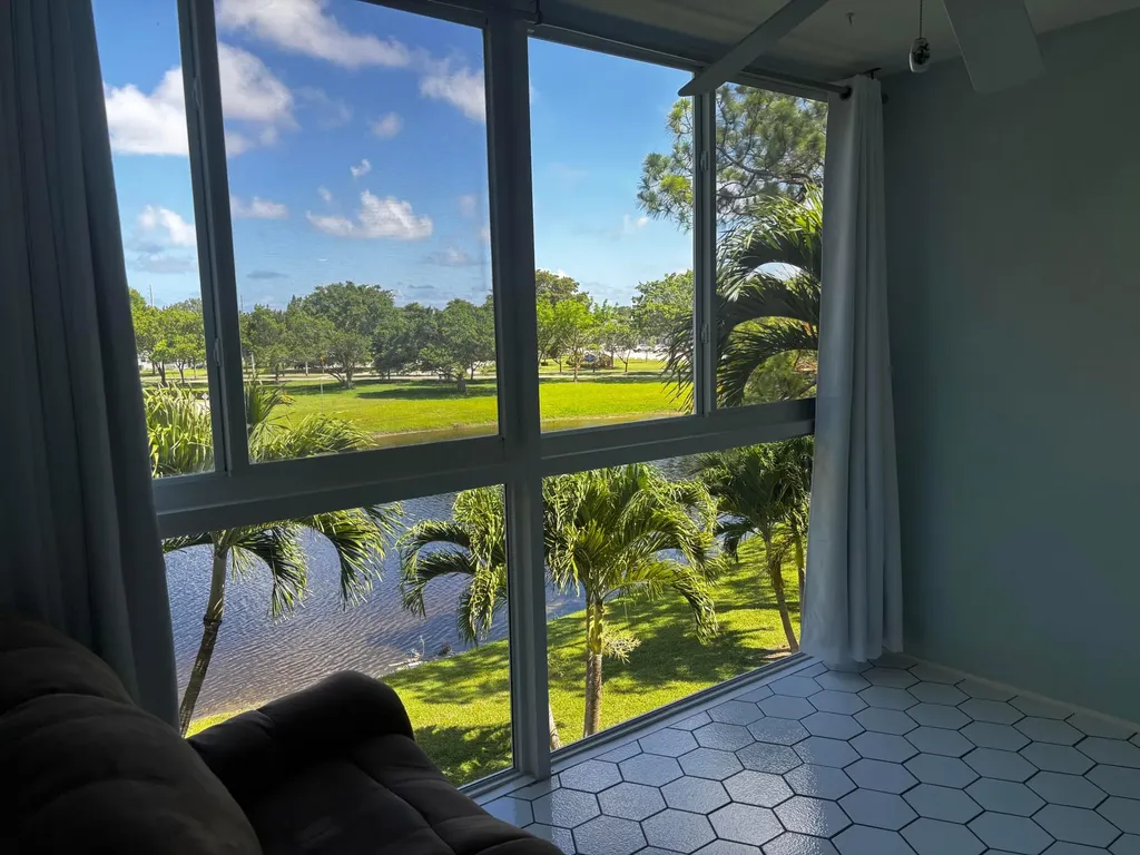 309 Grantham A Deerfield Beach FL 33442