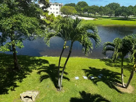 309 Grantham A Deerfield Beach FL 33442