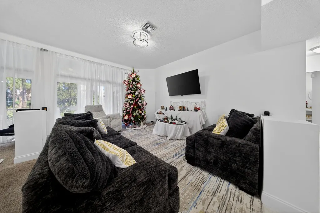 113 Egret Circle Greenacres FL 33413