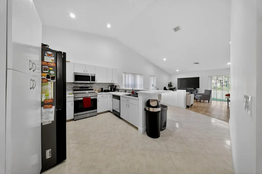 113 Egret Circle Greenacres FL 33413