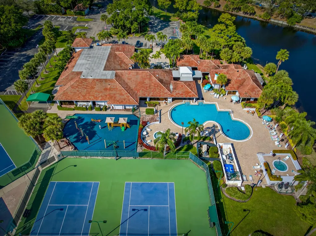 113 Egret Circle Greenacres FL 33413