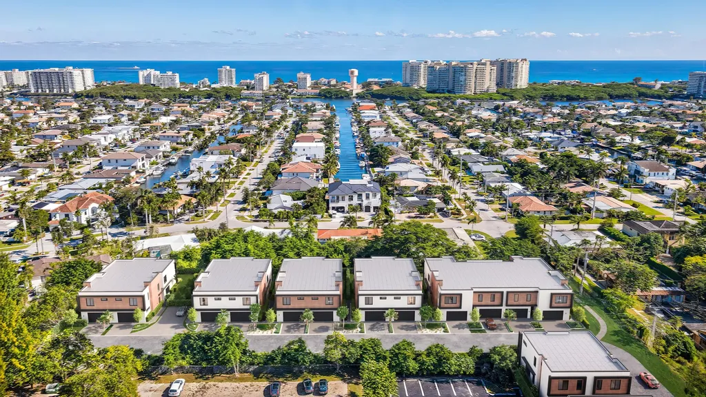 6807 NE Briskel Pointe Drive Boca Raton FL 33487