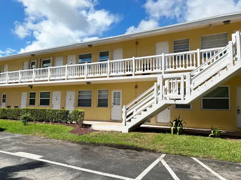 4050 NE 12th Terrace Oakland Park FL 33334