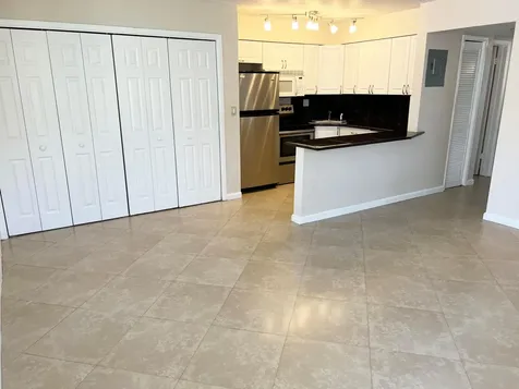 4050 NE 12th Terrace Oakland Park FL 33334