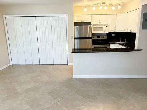 4050 NE 12th Terrace Oakland Park FL 33334