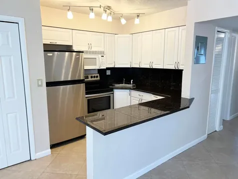 4050 NE 12th Terrace Oakland Park FL 33334