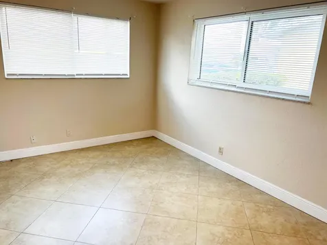 4050 NE 12th Terrace Oakland Park FL 33334