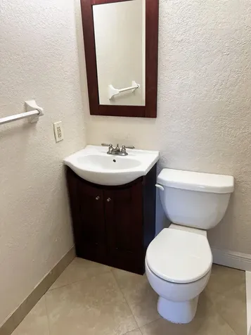 4050 NE 12th Terrace Oakland Park FL 33334