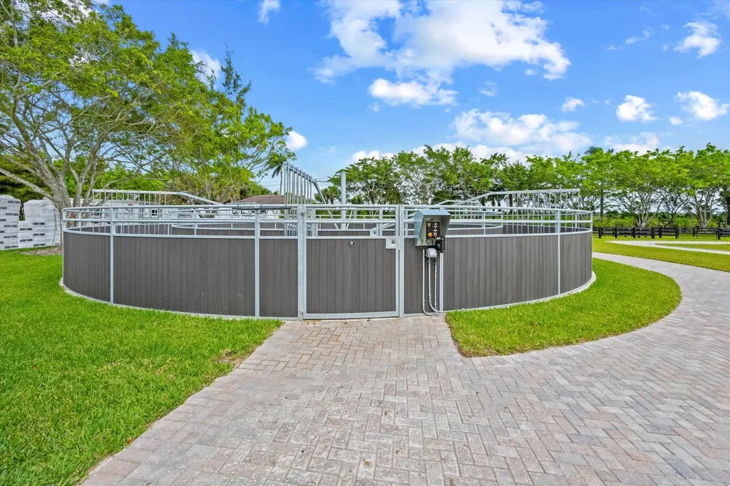 12995 Via Christina Wellington FL 33414