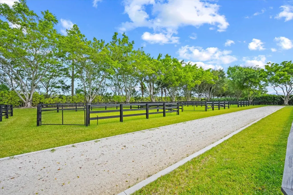 12995 Via Christina Wellington FL 33414