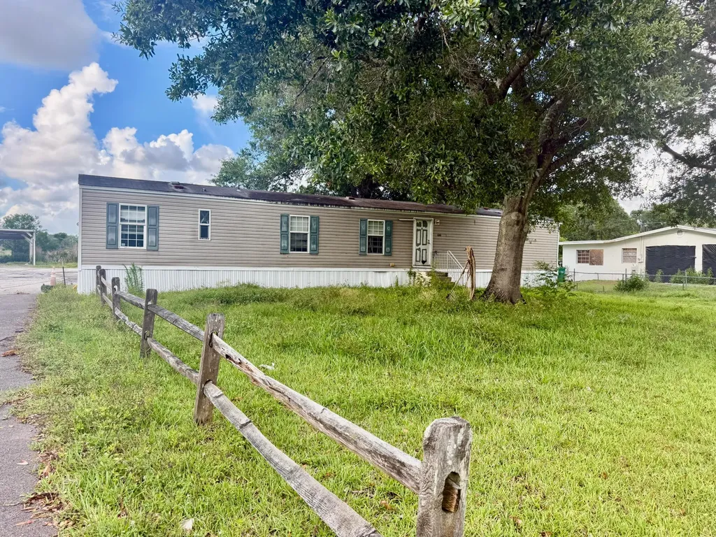 1071 NW 39th Okeechobee FL 34972