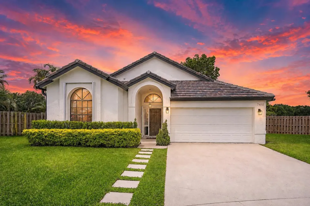 7410 Ashley Shores Circle Lake Worth FL 33467