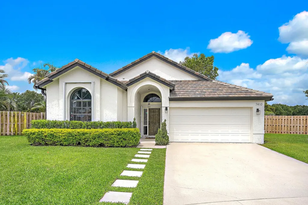 7410 Ashley Shores Circle Lake Worth FL 33467