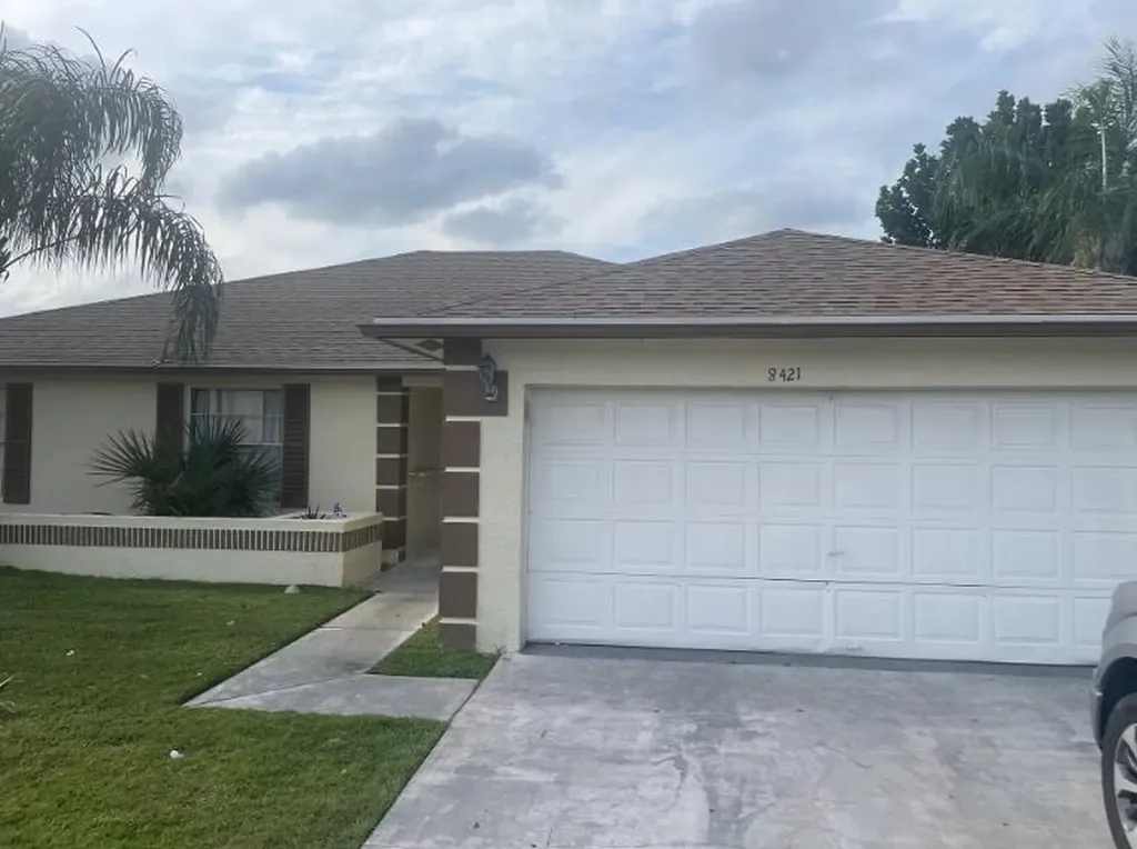 8421 Winnipesaukee Way Lake Worth FL 33467