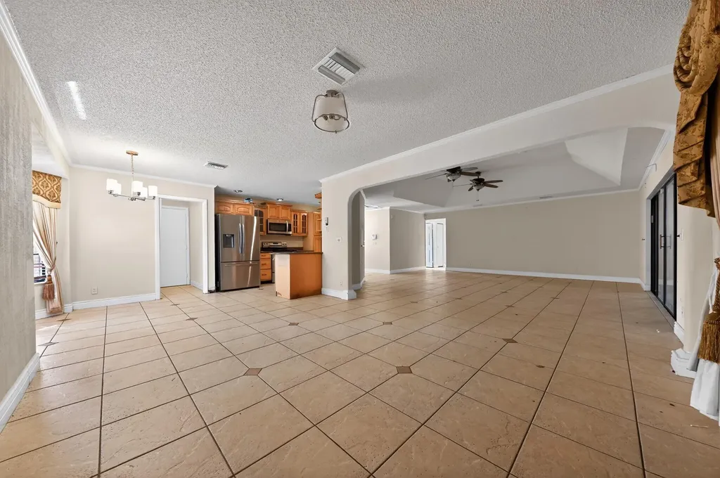 8421 Winnipesaukee Way Lake Worth FL 33467