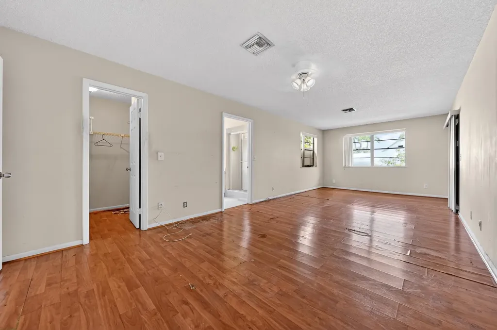 8421 Winnipesaukee Way Lake Worth FL 33467