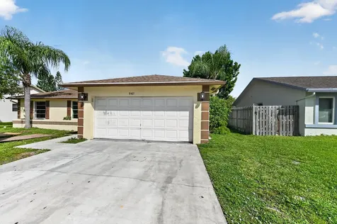 8421 Winnipesaukee Way Lake Worth FL 33467