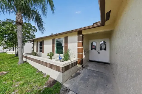 8421 Winnipesaukee Way Lake Worth FL 33467