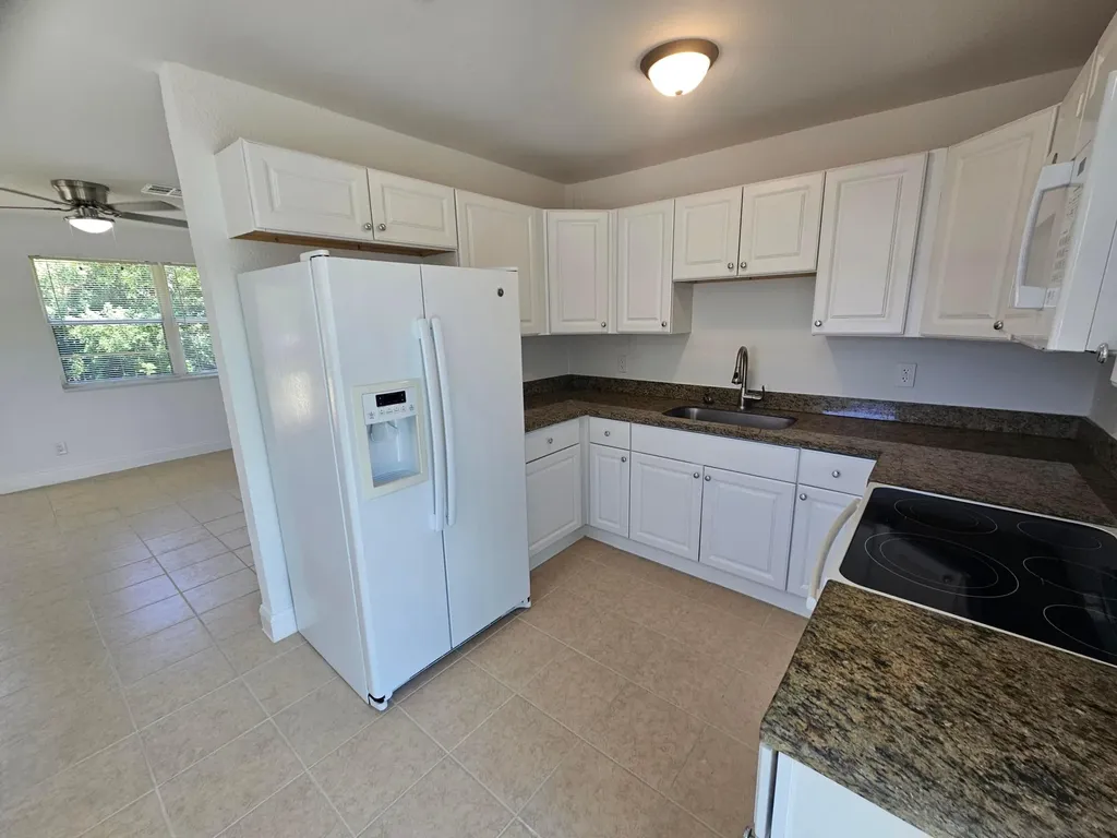 1605 W 10th Street Riviera Beach FL 33404