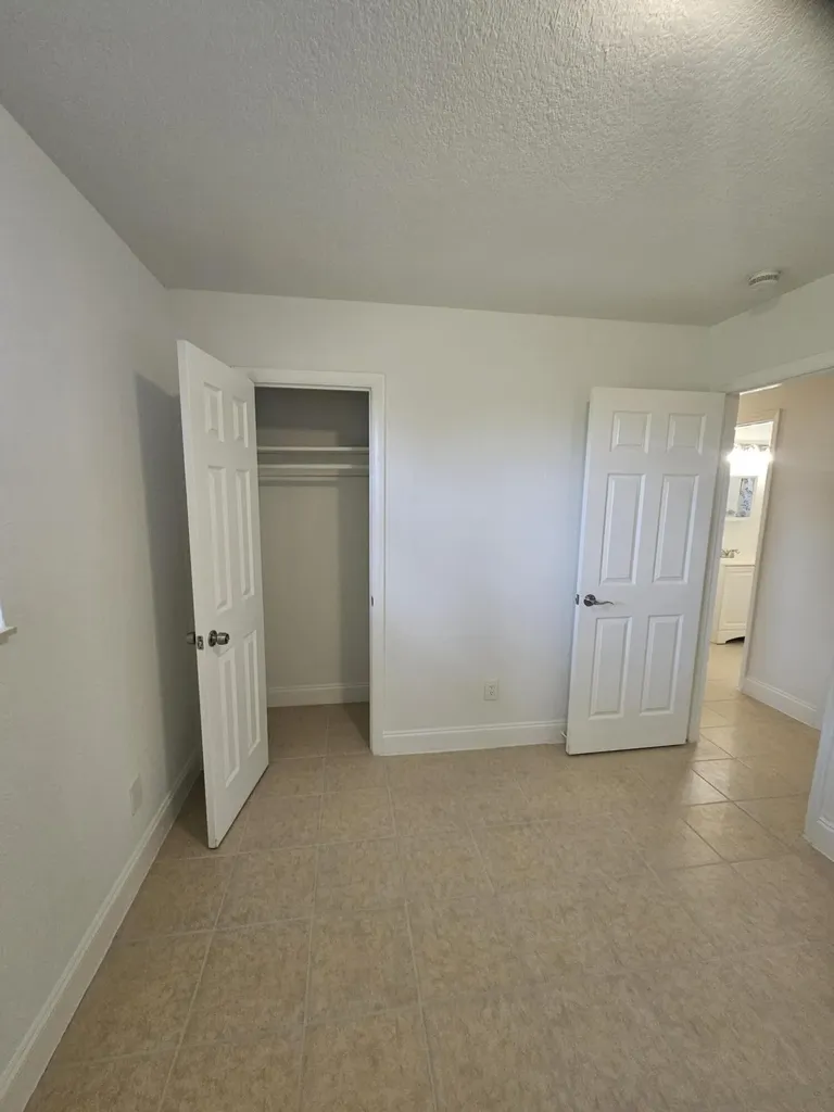1605 W 10th Street Riviera Beach FL 33404