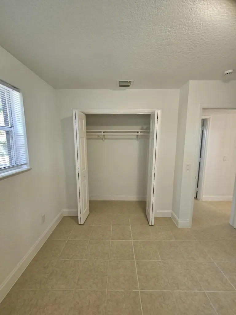 1605 W 10th Street Riviera Beach FL 33404