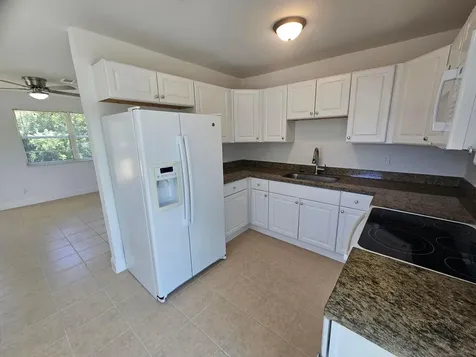1605 W 10th Street Riviera Beach FL 33404