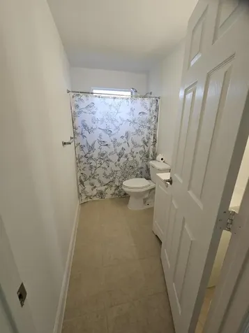1605 W 10th Street Riviera Beach FL 33404