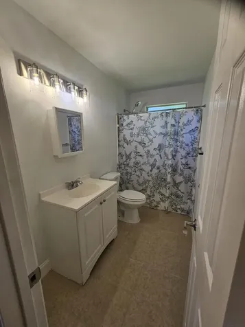 1605 W 10th Street Riviera Beach FL 33404