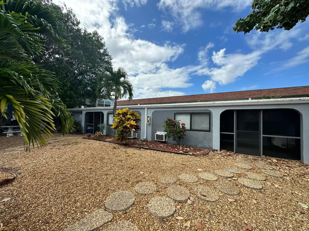 3205 NE 9th Pompano Beach FL 33062