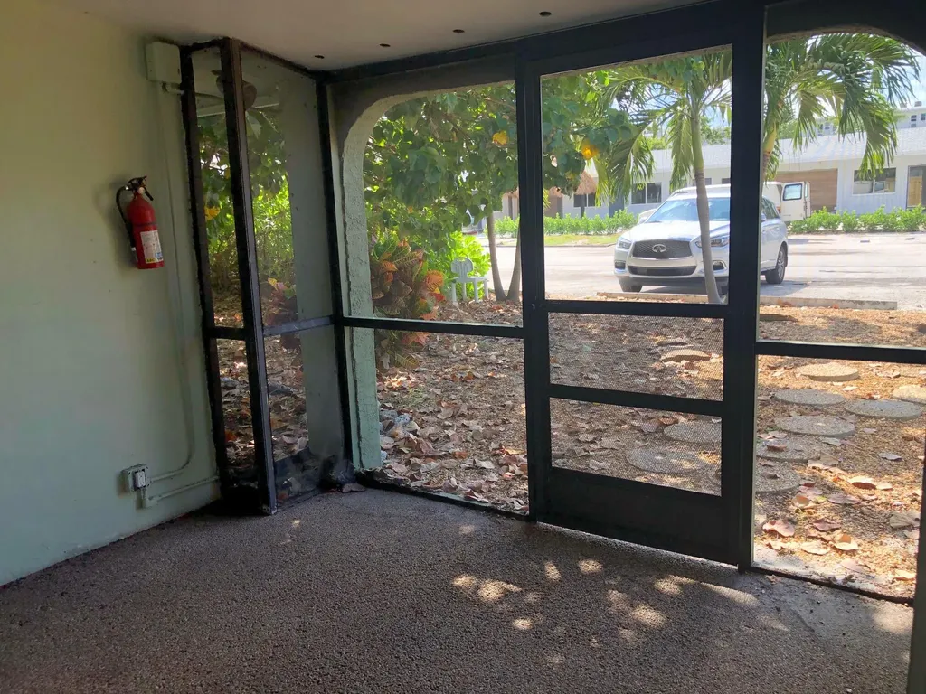 3205 NE 9th Pompano Beach FL 33062