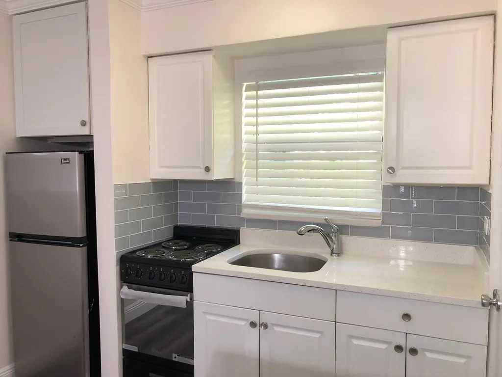 3205 NE 9th Pompano Beach FL 33062