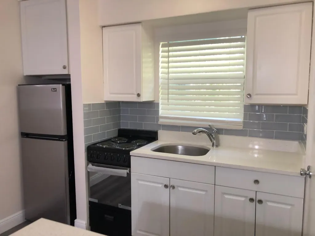 3205 NE 9th Pompano Beach FL 33062