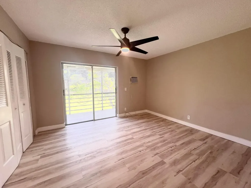 176 Sussex I West Palm Beach FL 33417