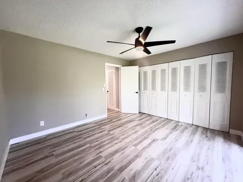 176 Sussex I West Palm Beach FL 33417