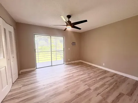176 Sussex I West Palm Beach FL 33417