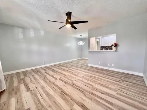 176 Sussex I West Palm Beach FL 33417