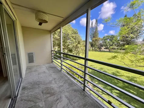 176 Sussex I West Palm Beach FL 33417