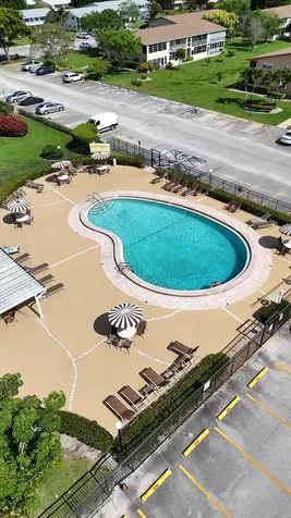 176 Sussex I West Palm Beach FL 33417