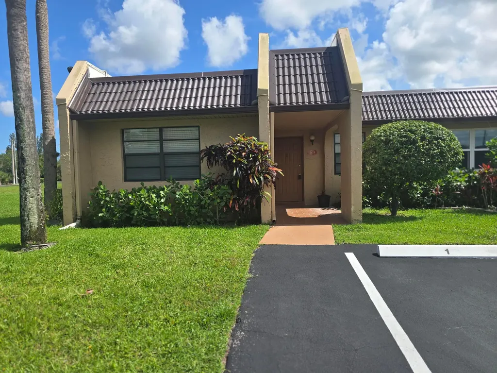 108 Lake Nancy West Palm Beach FL 33411
