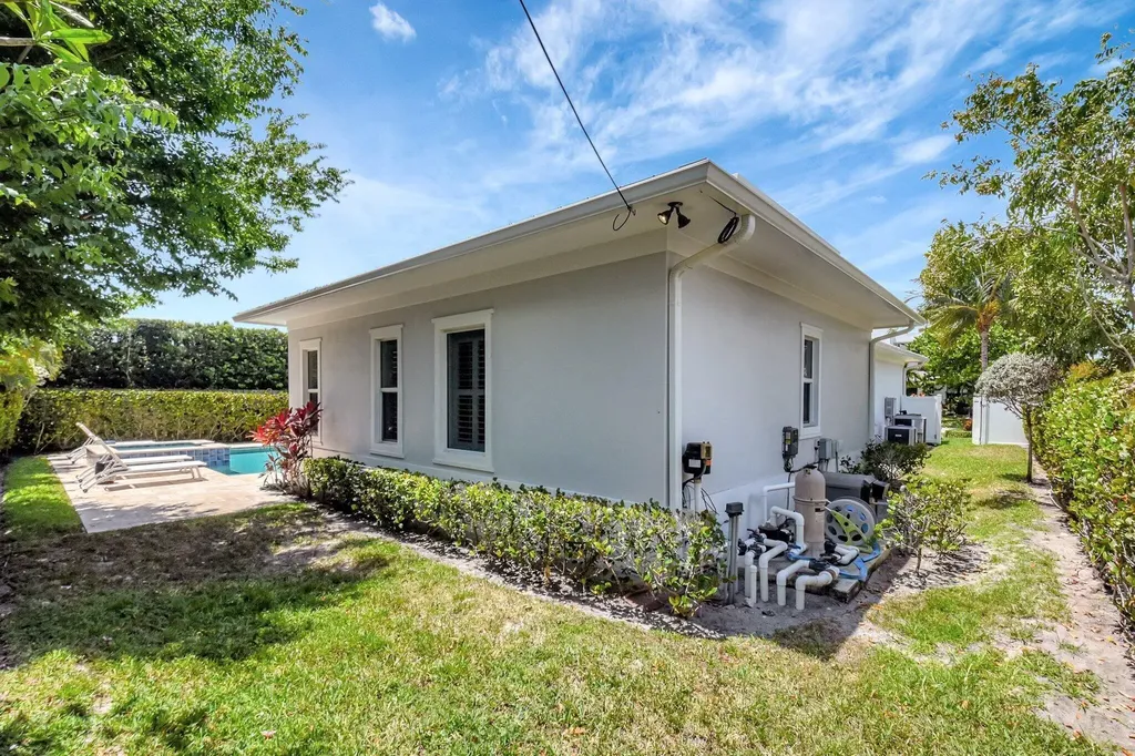 1507 Pine Lane Delray Beach FL 33444