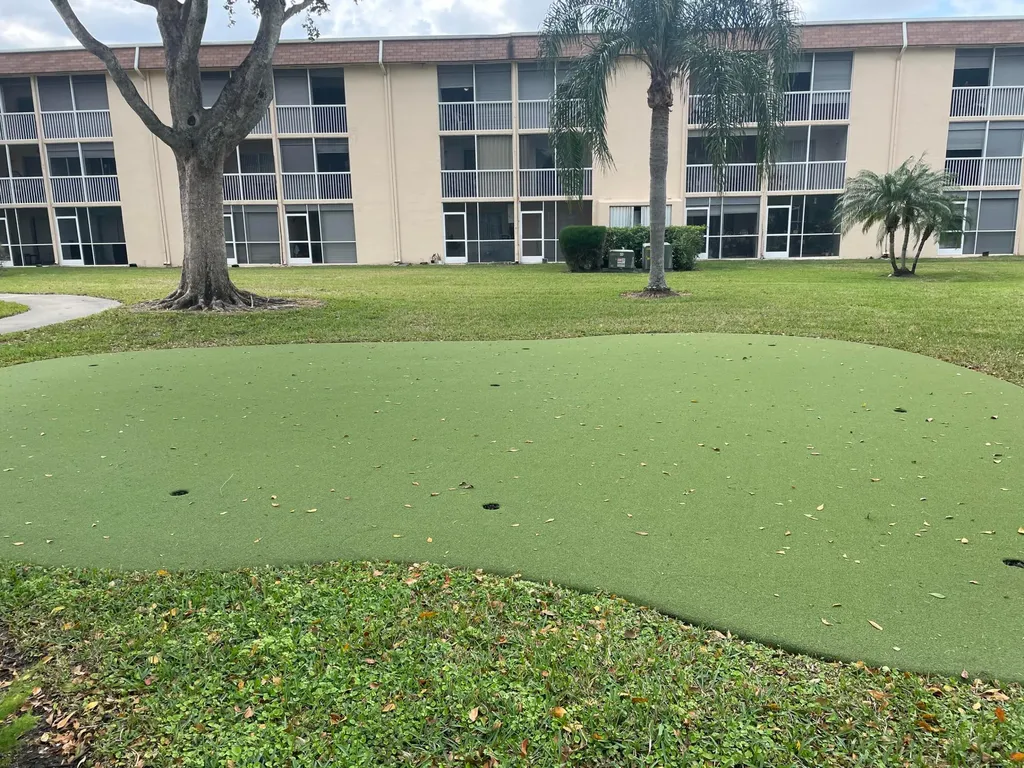 700 Village Green Court Palm Springs FL 33461
