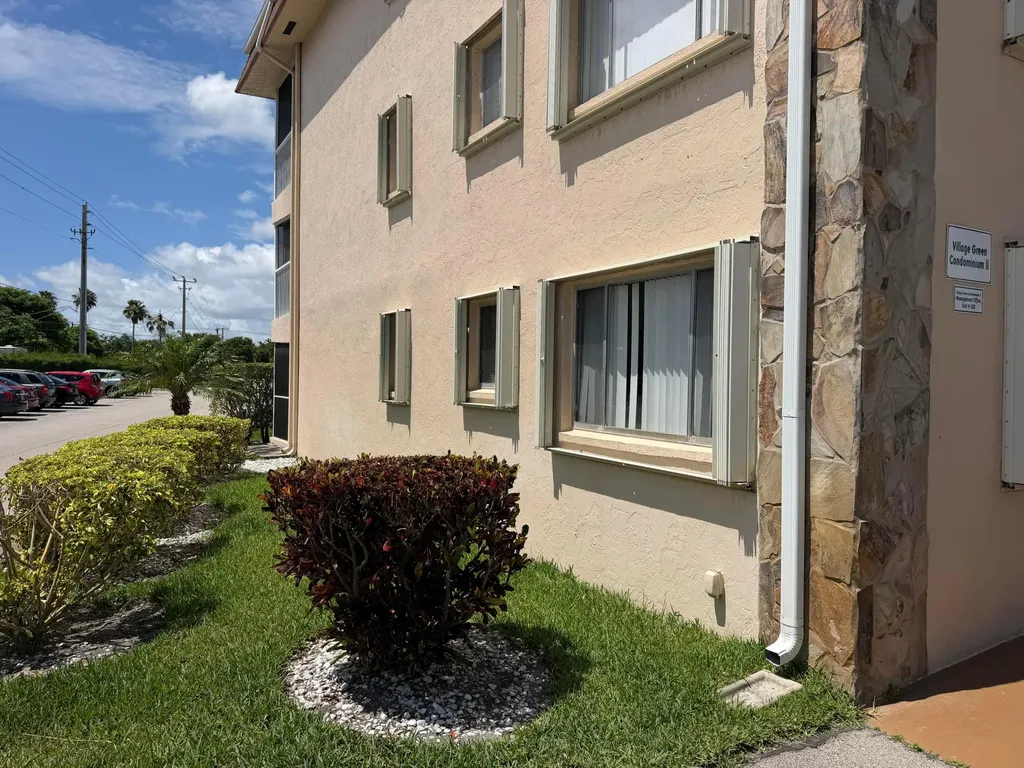 700 Village Green Court Palm Springs FL 33461
